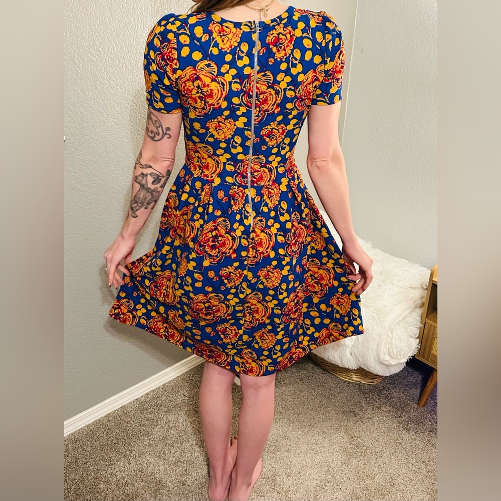 Lularoe Amelia dress size small women’s Dress with pockets EUC - Picture 2 of 3